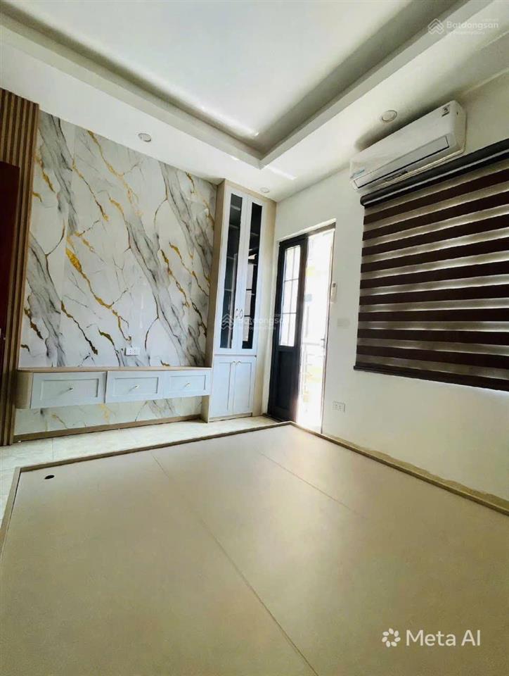 Ngõ 89 lạc long quân, 42m2, 7 tầng, ô tô vf3 vào nhà, tầng 1 phòng penhouse, sân chill bbq 18,5 tỷ
