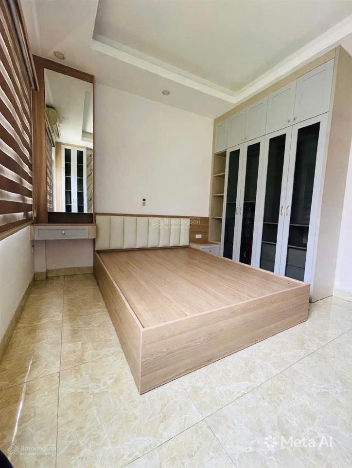 Ngõ 89 lạc long quân, 42m2, 7 tầng, ô tô vf3 vào nhà, tầng 1 phòng penhouse, sân chill bbq 18,5 tỷ