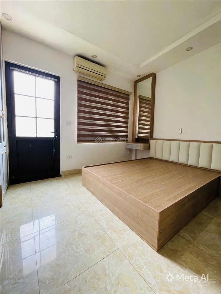 Ngõ 89 lạc long quân, 42m2, 7 tầng, ô tô vf3 vào nhà, tầng 1 phòng penhouse, sân chill bbq 18,5 tỷ