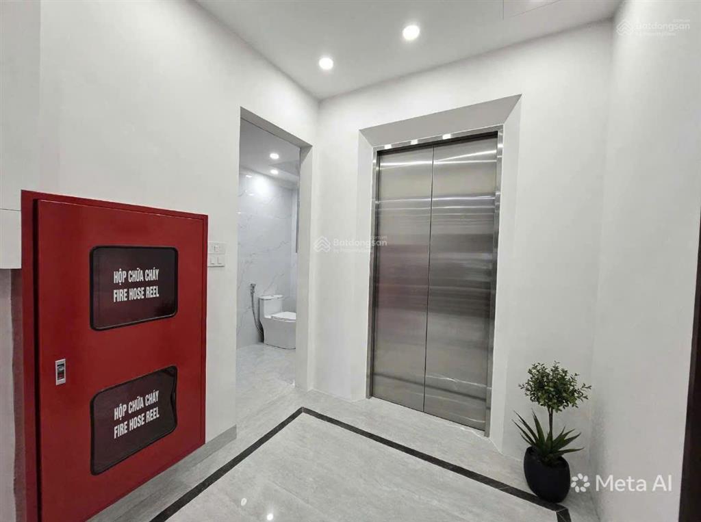 Tòa vp mặt phố hoàng ngân, tx 106m2 9 tầng + 1 hầm mt 6m dòng tiền 120 tr/tháng giá 60 tỷ