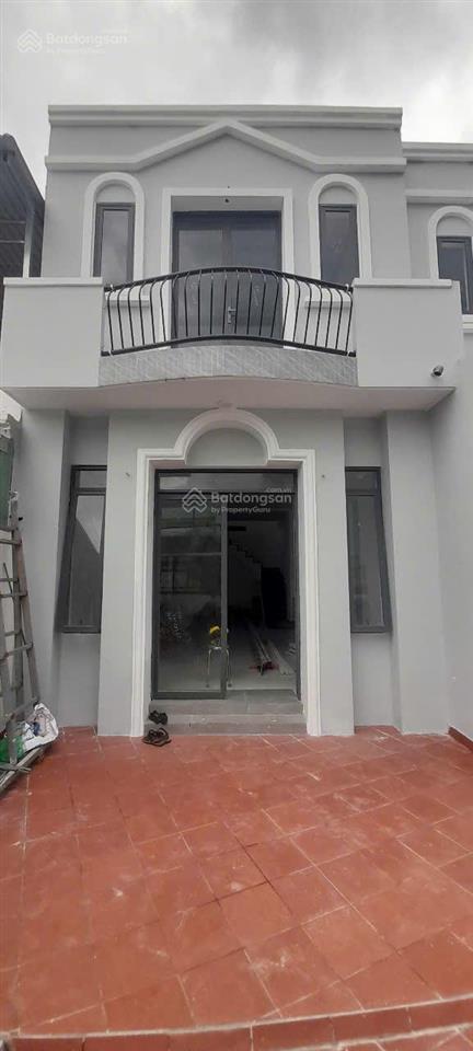Nhà gần tt bến lức, căn nhà đôi 9x23, nhà mới đẹp, giá 3.6 tỷ