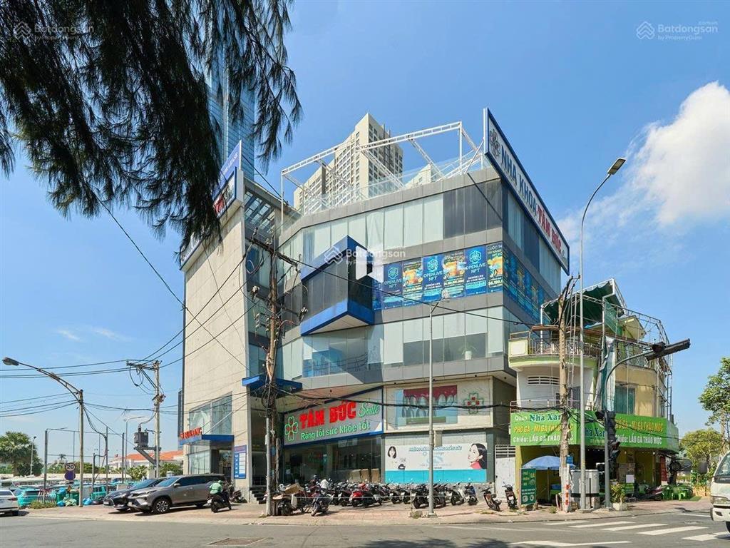 Cho thuê văn phòng tầng lửng tòa nhà số 720 điện biên phủ ngay khu vinhomes central park
