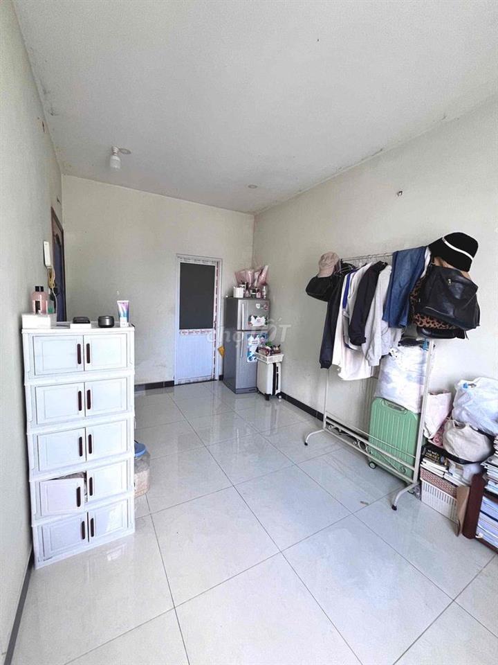 cho thuê phòng trọ bến Bình Đông 16m2 2tr8