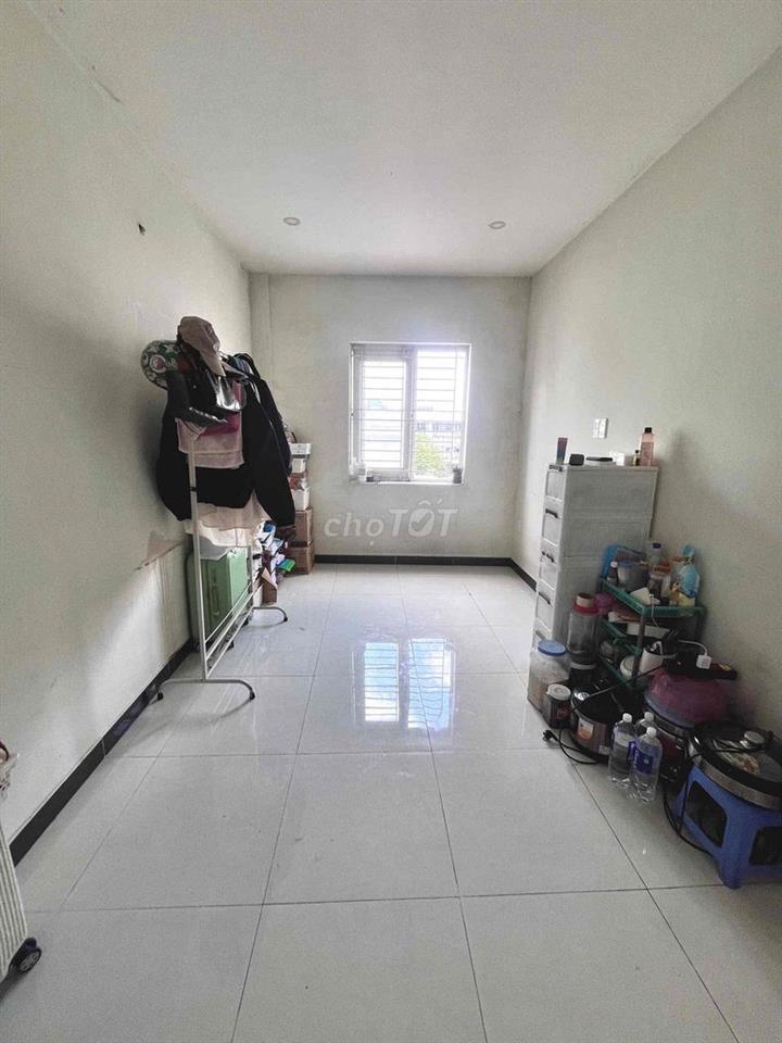 cho thuê phòng trọ bến Bình Đông 16m2 2tr8