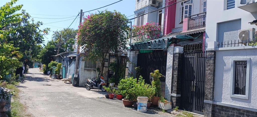 Cho thuê nhà nguyên căn đường xe tải tránh nhau