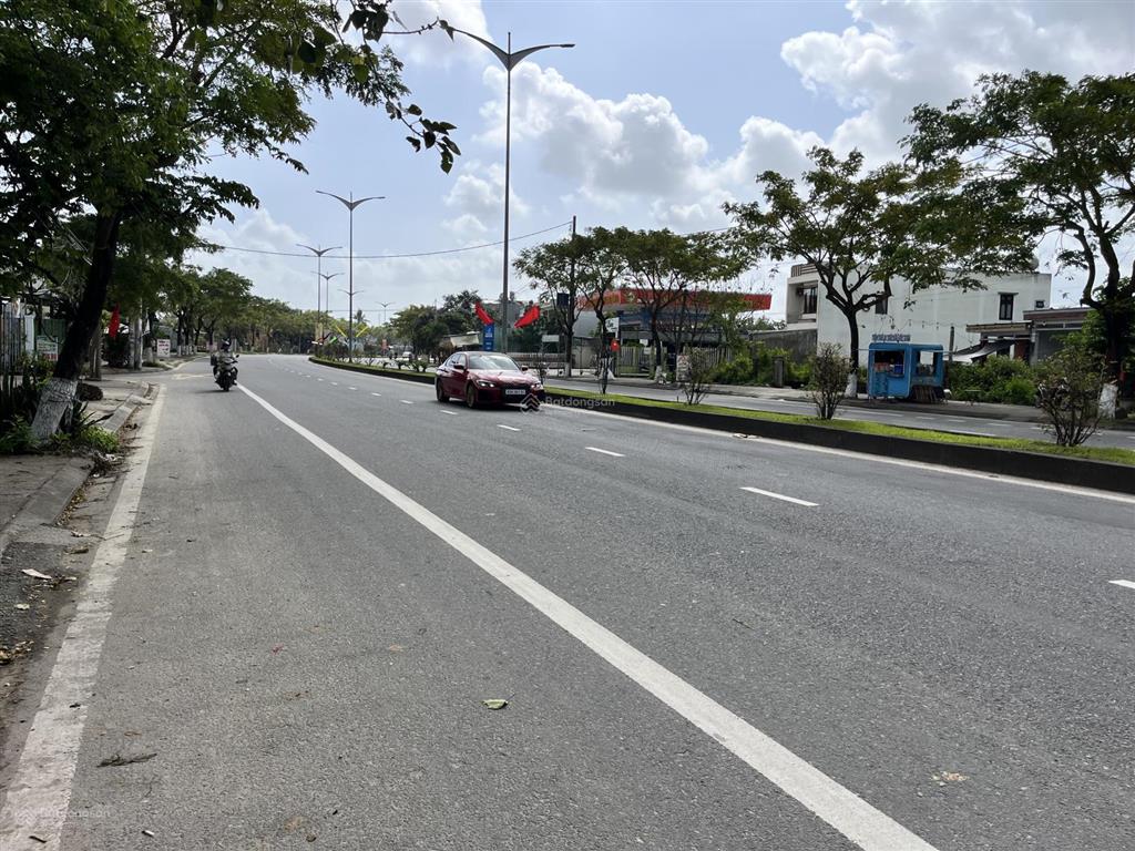 Mặt tiền kinh doanh trần thủ độ (nở hậu 6.88m)  lô đất vàng kề sát ngã tư thương tín, hội an