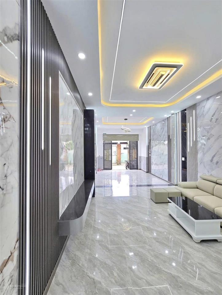 Nhà mới trệt lầu để lại nội thất cơ bản, gần ngã tư hội nghĩa, tân uyên, bình dương