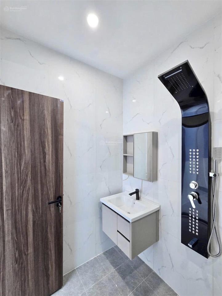 Nhà mới trệt lầu để lại nội thất cơ bản, gần ngã tư hội nghĩa, tân uyên, bình dương