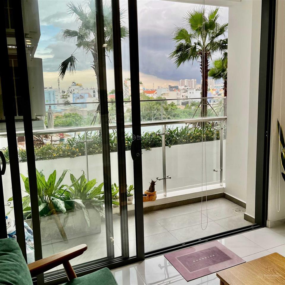 Cho thuê 3pn có nội thất 1416tr