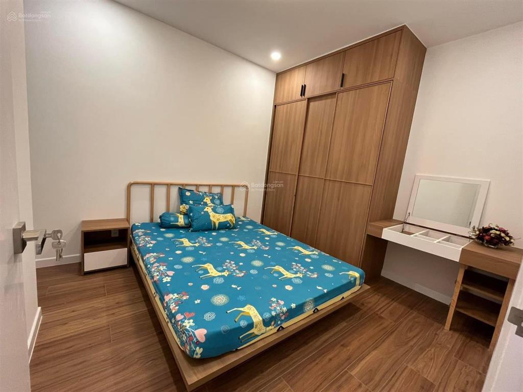 Cho thuê căn 2 phòng ntcb 13 triệu, căn gốc 3 phòng giá 14 triệu17 triệu, 2 phòng có nội thất 13tr