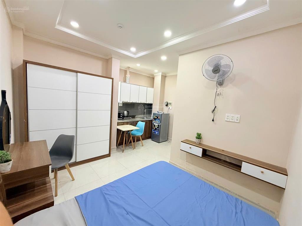 Phòng trống giao ngay trong tháng, ngay trung tâm quận 10 3.600.000/tháng
