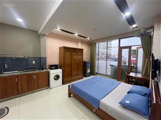 Phòng ban công thông thoáng giao ngay tại trung tâm quận 10