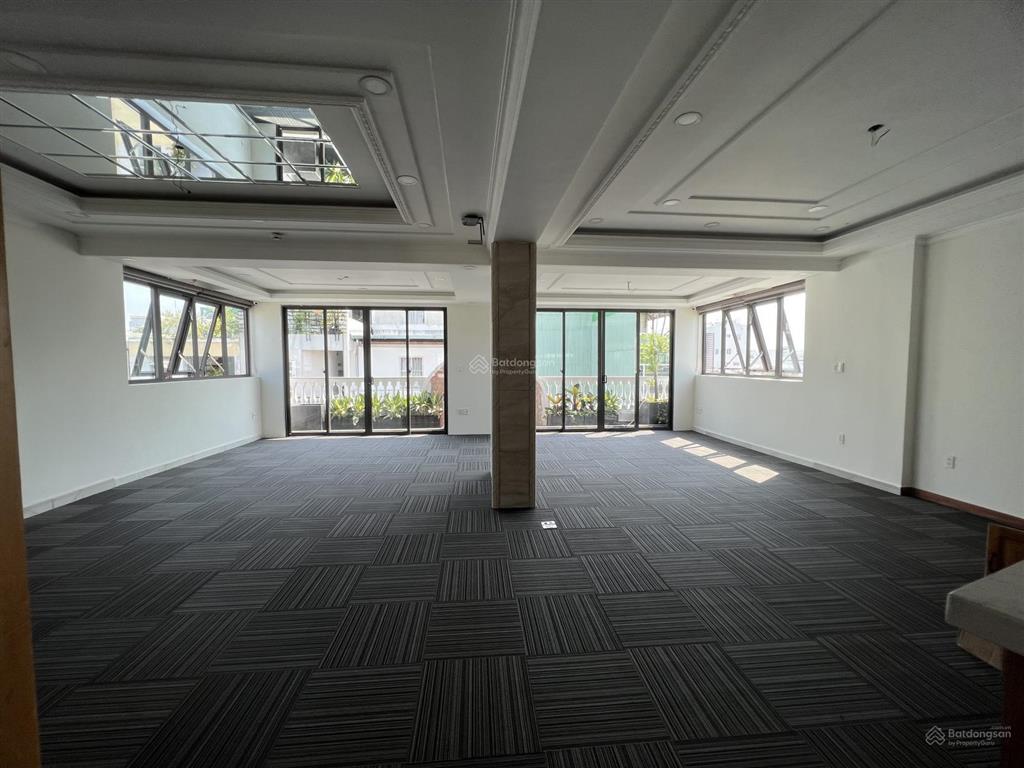 Mặt bằng văn phòng 120 m2, lầu 4 trung tâm quận 10, sẵn trống giao ngay trong tháng!!
