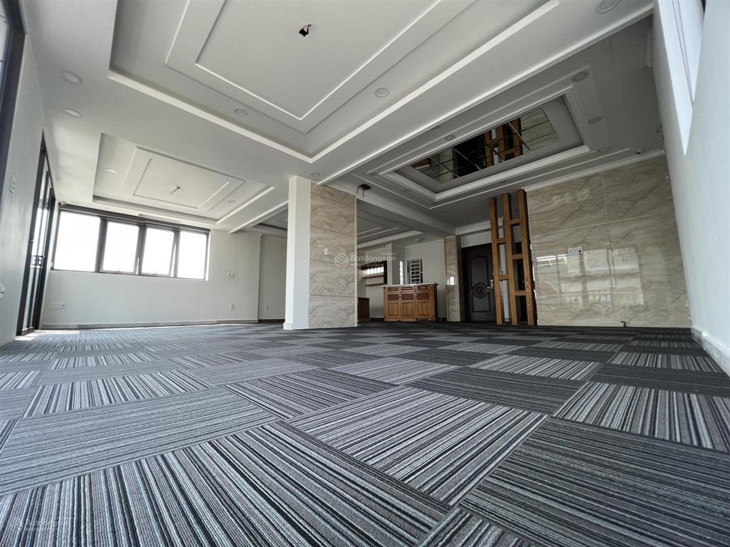 Mặt bằng văn phòng 120 m2, lầu 4 trung tâm quận 10, sẵn trống giao ngay trong tháng!!