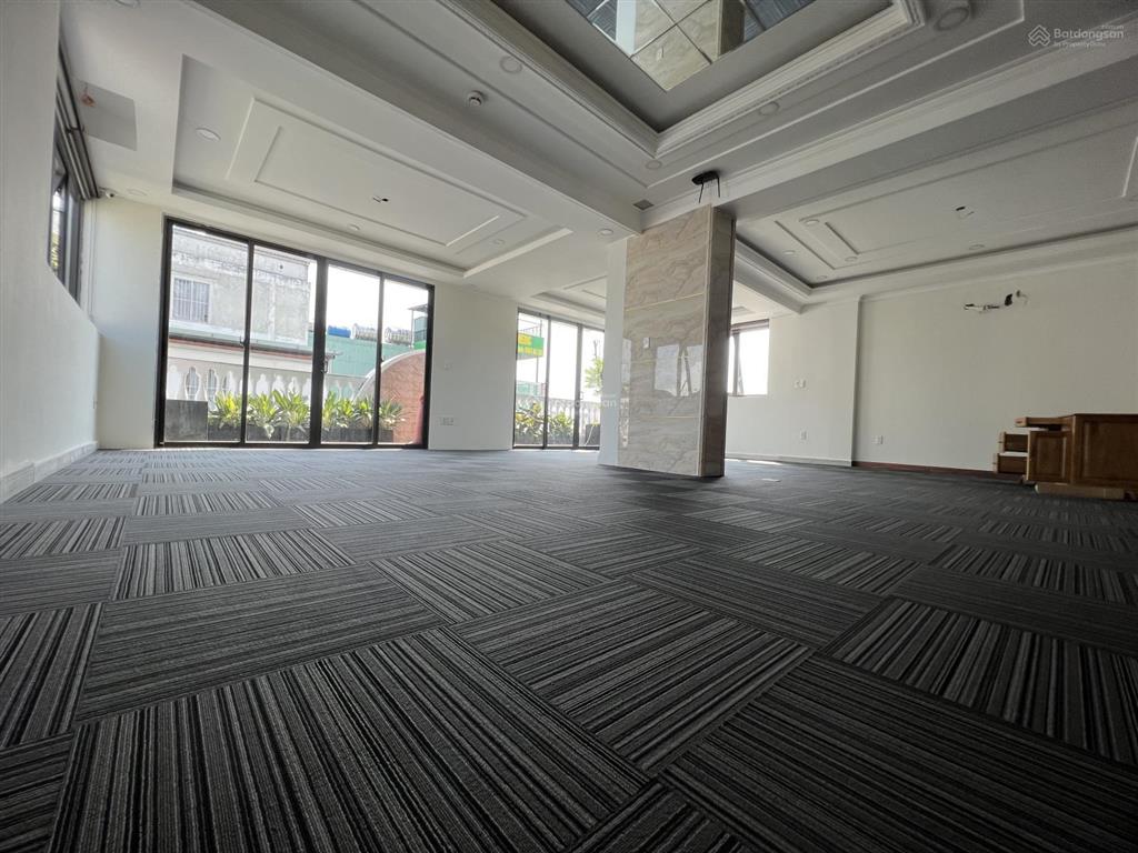 Mặt bằng văn phòng 120 m2, lầu 4 trung tâm quận 10, sẵn trống giao ngay trong tháng!!