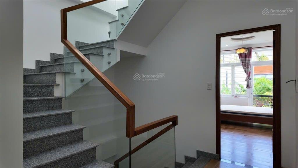 Chính chủ gửi bán nhà mt sát góc ngã tư, gần sông hàn (giá chỉ 7,9 tỷ)