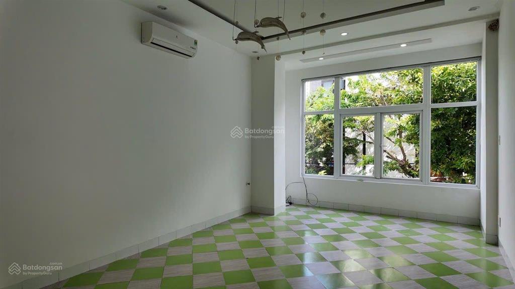 Chính chủ gửi bán nhà mt sát góc ngã tư, gần sông hàn (giá chỉ 7,9 tỷ)