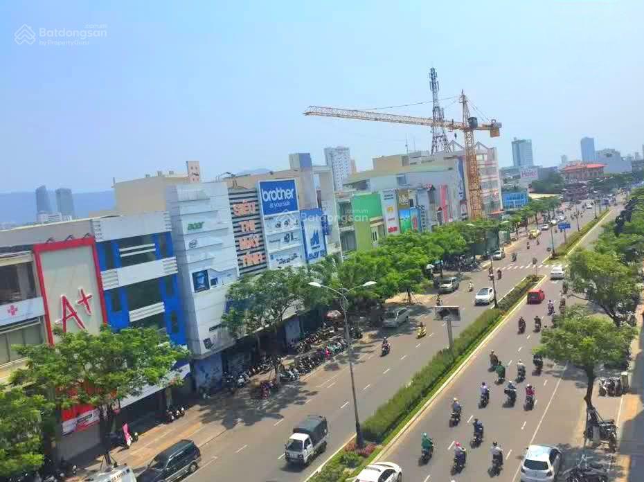 Sụp hầm nhỉnh 23 tỷ nhà mặt phố nguyễn văn linh ( nhà 3 tầng đang cho thuê )