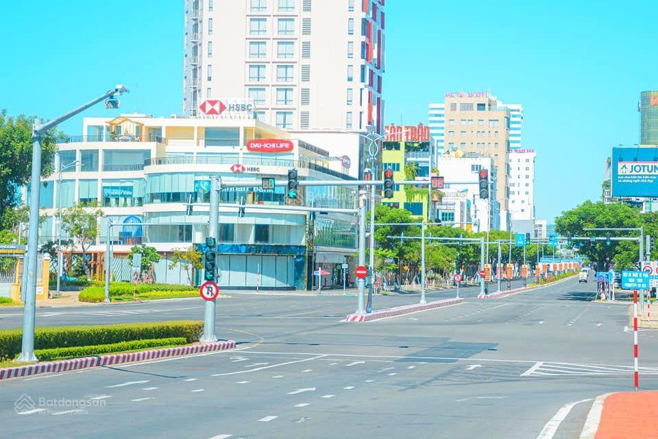 Sụp hầm nhỉnh 23 tỷ nhà mặt phố nguyễn văn linh ( nhà 3 tầng đang cho thuê )