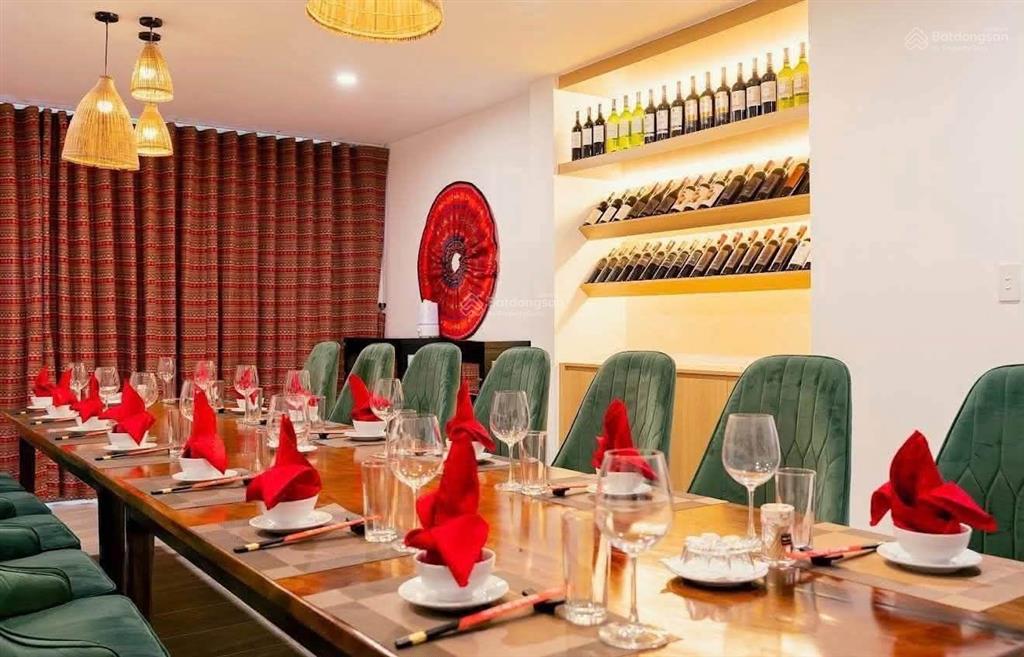 Cho thuê nhà hàng mặt tiền hồ nghinh (490m2  ngang 20m)