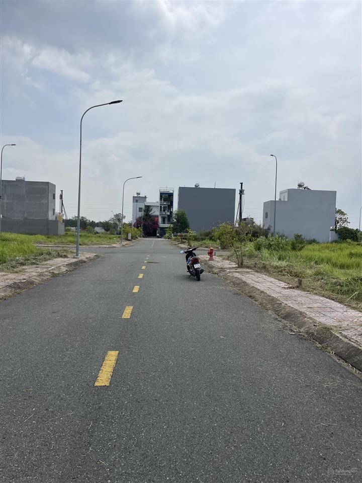 Bán đất nền dự án centana city, trường lưu, dt 82 m2 giá 4,85 tỷ