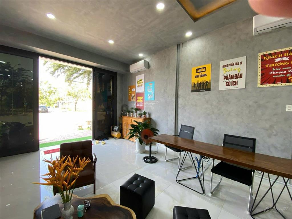 Bán căn nhà phố trục đường 30m full nội thất cao cấp dự án centana long trường tp. hcm giá 8,99 tỷ