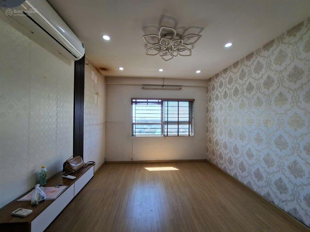 Chính chủ cần bán gấp căn hộ tầng cao tòa a chung cư sông nhuệ