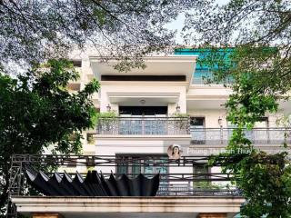 Chủ vay bank nhảy nhóm! quyết tâm bán nhanh biệt thự bán đảo linh đàm  310m2  68 tỷ  gần hồ