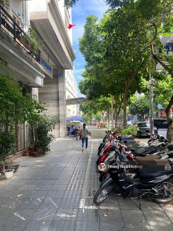 Bán toà 3 tầng văn phòng ở sướng ngõ 80 trung kính trung hoà 125m2 mt6m 48,5 tỷ