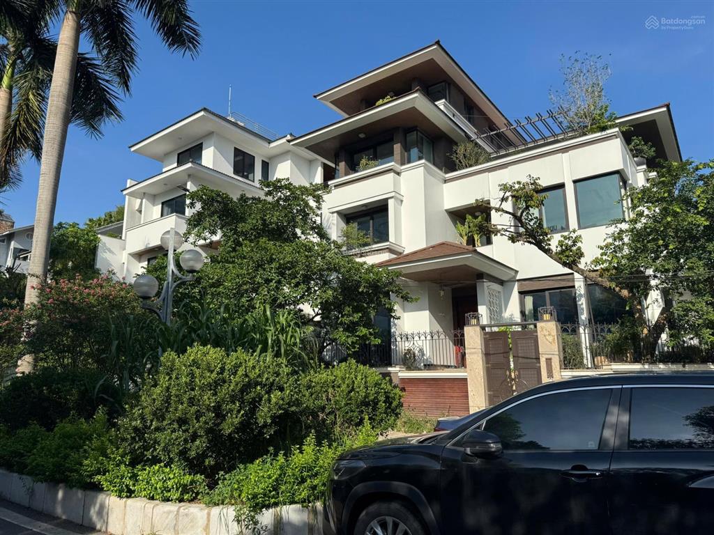 (chính chủ) bán biệt thự vườn đào đẳng cấp  căn góc cạnh lotte tây hồ  300m2  mt 16m 153 tỷ