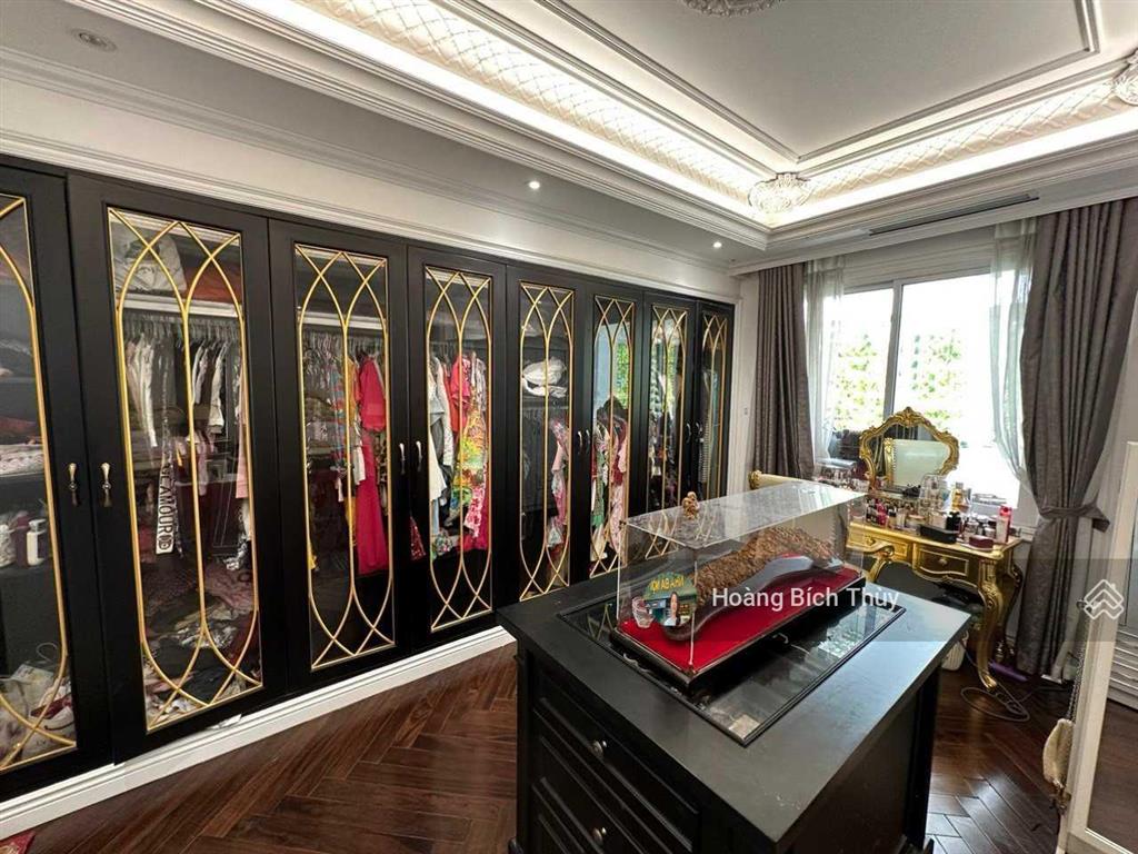 Bán biệt thự đẳng cấp lô góc khu lão thành cách mạng trần kim xuyến 236m2 mt rộng 20m 125 tỷ
