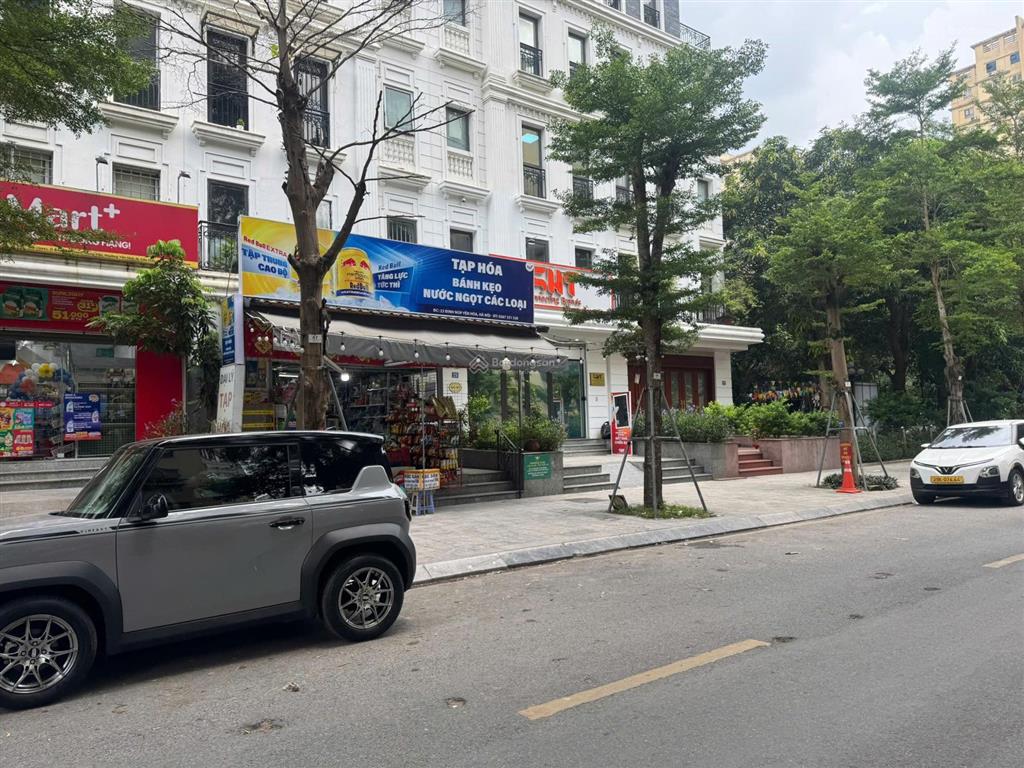 Chính chủ gửi bán nhà phân lô vuông đẹp  phố dịch vọng hậu  duy tân  108m2  mt 5m  36 tỷ