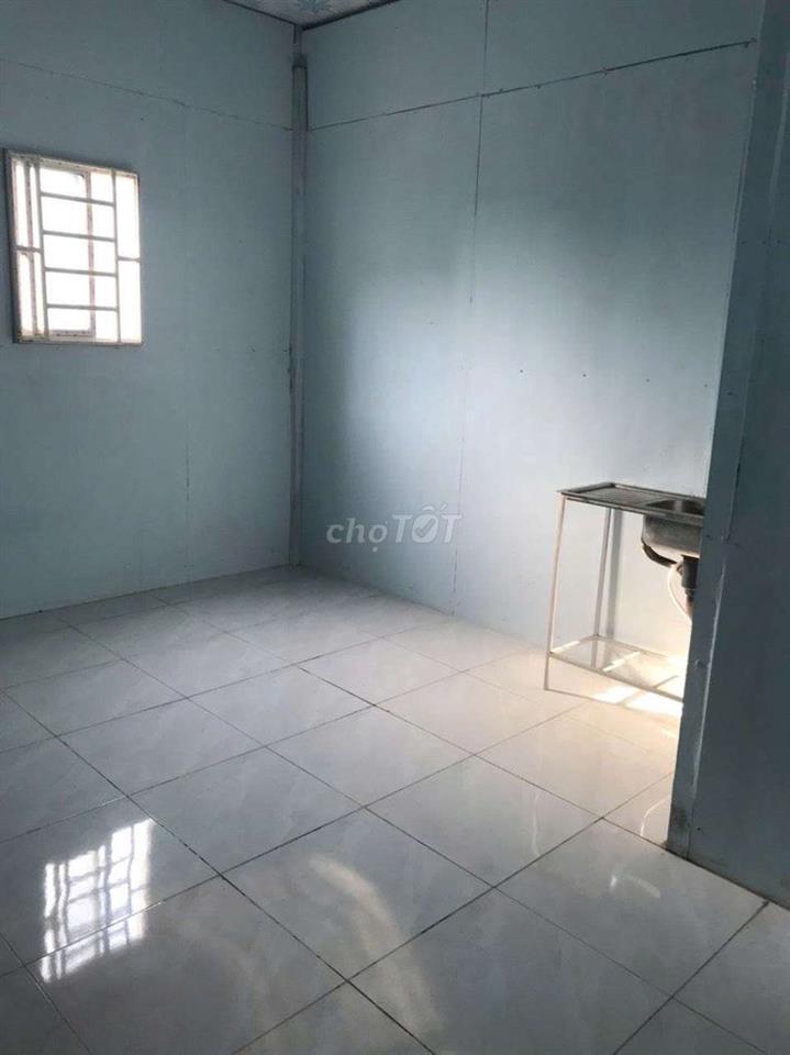 Cho thuê phòng trọ giá rẻ, có máy lạnh, gần KCNC