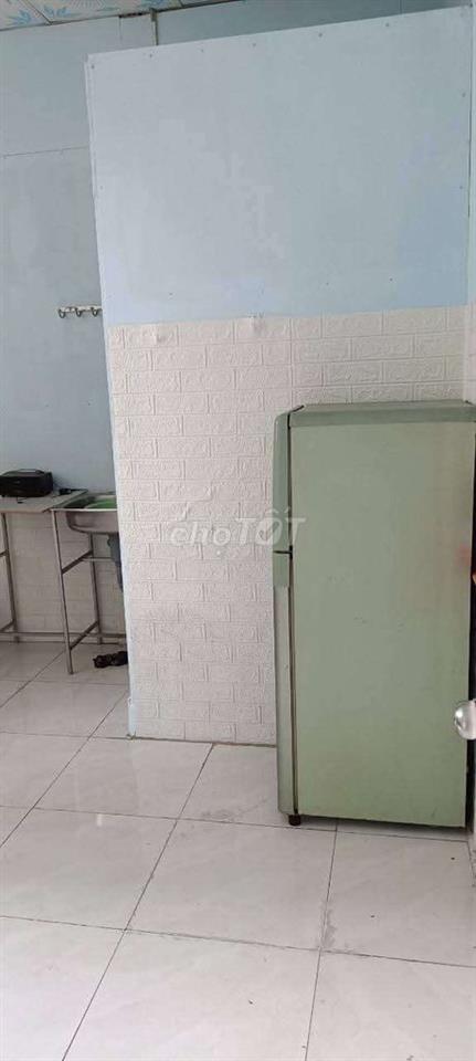 Cho thuê phòng trọ giá rẻ, có máy lạnh, gần KCNC