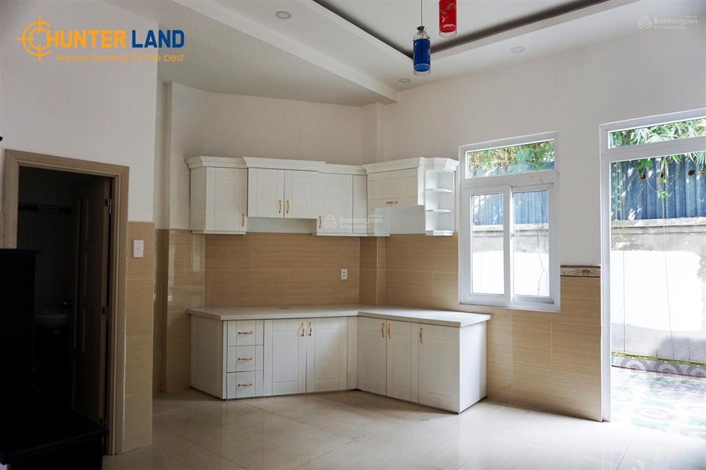 Bán nhà phố view đẹp tại hẻm 718, quốc lộ 13, 7,65 tỷ, 52 m2, pháp lý đầy đủ