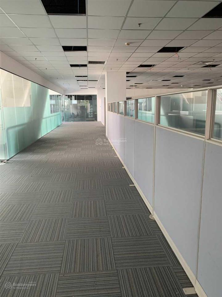 Chủ đầu tư cho thuê mặt bằng tầng 2 tttm, q7, hcm, dt 960m2. mặt bằng đẹp, 0903 390 *** ms. hải