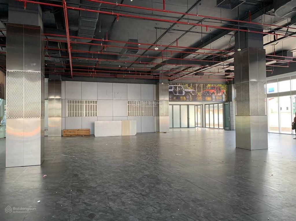 Chủ đầu tư cho thuê mặt bằng tầng 2 tttm, q7, hcm, dt 960m2. mặt bằng đẹp, 0903 390 *** ms. hải