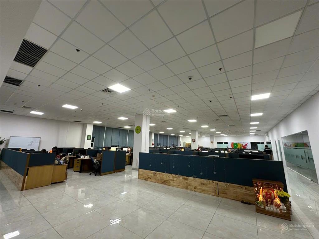 Chủ đầu tư cho thuê mặt bằng tầng 2 tttm, q7, hcm, dt 960m2. mặt bằng đẹp, 0903 390 *** ms. hải