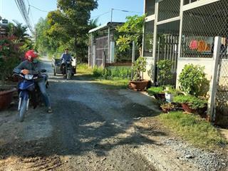 Chính chủ bán gấp đất để xây nhà, 120m2 giá 830tr ngay cổng ấp 2 chạy vào đối diện e.city tân đức