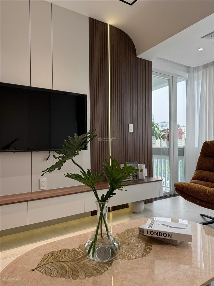 Cho thuê căn hộ mỹ khánh 2b, nguyễn đức cảnh, phú mỹ hưng, 0943 783 ***