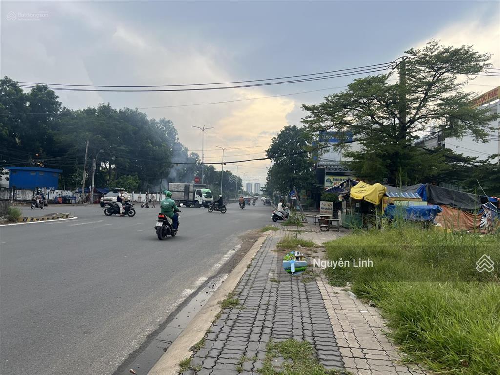 Bán lô góc 2 mặt tiền đường liên phường, phước long b, chỉ 600m đến global city