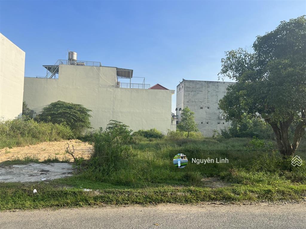 Bán nhanh lô bách khoa trục chính 711(16m) ngang 7mx27 dt 189m2  linh 0902 514 ***