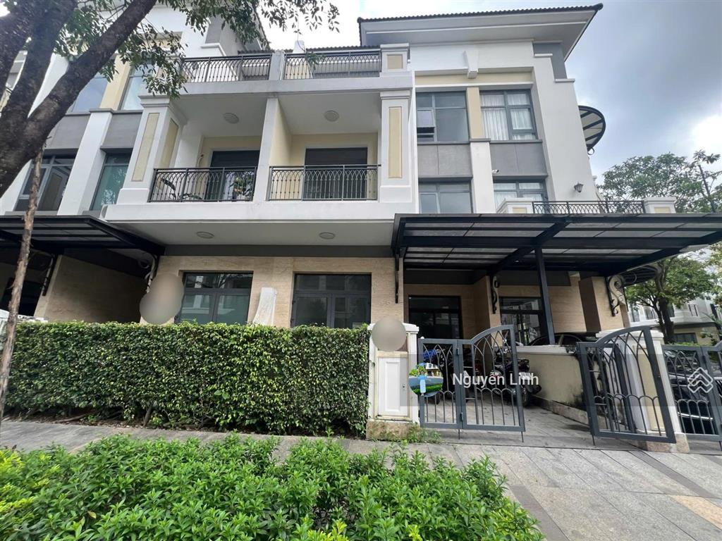Chính chủ gửi linh bán nhà phố verosa park ngang 6x18m hướng chính đông giá tốt   linh