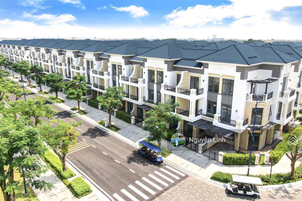 Chính chủ gửi linh bán nhà phố verosa park ngang 6x18m hướng chính đông giá tốt   linh