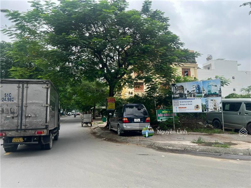 Chính chủ gửi bán lô góc 2 mặt tiền đường 56 (16m) ngang 11x21m khu dân cư đông thủ thiêm q2