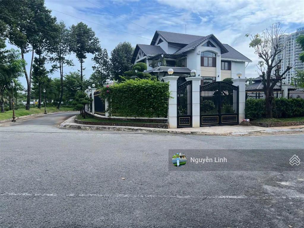 Bán lô biệt thự mặt tiền trục chính 16m kdc bách khoa 14x31m vị trí đẹp 0902 514 ***