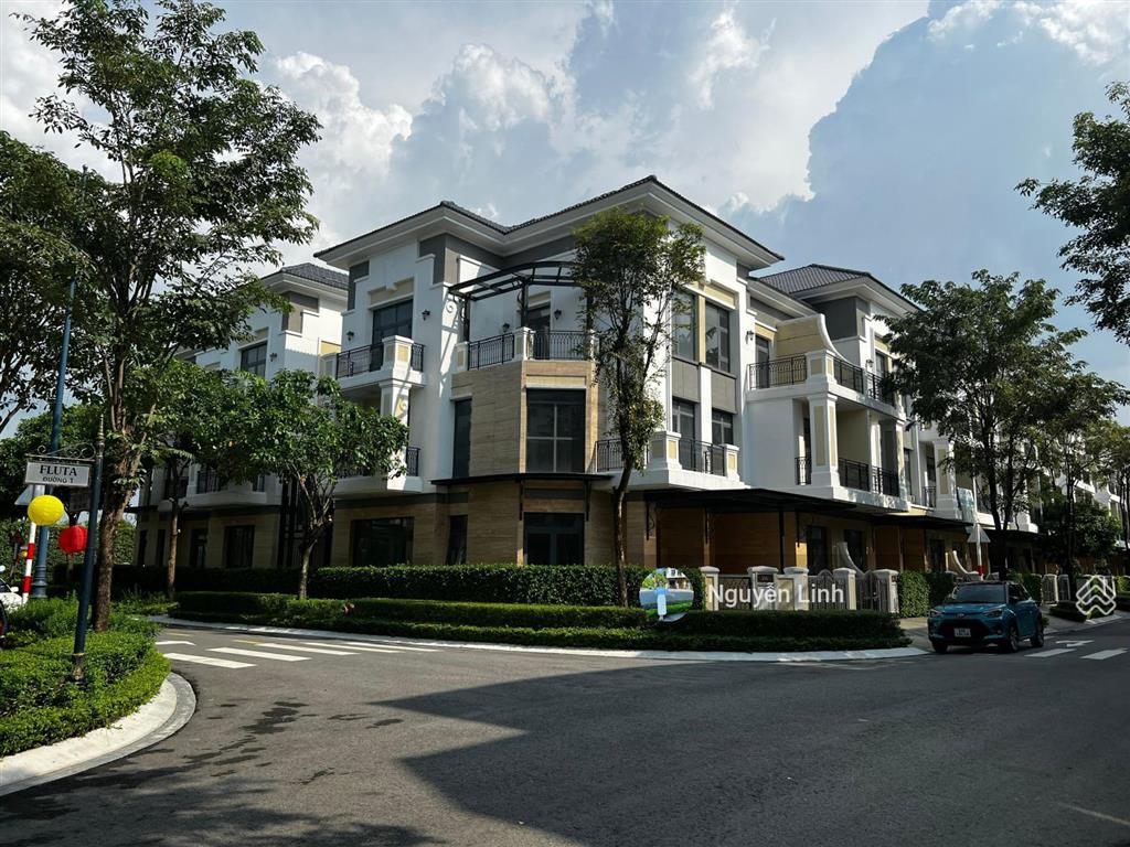 Bán căn góc ngang 8mx18 nhà thô verosa park khang điền quận 9 cũ thành phố hồ chí minh
