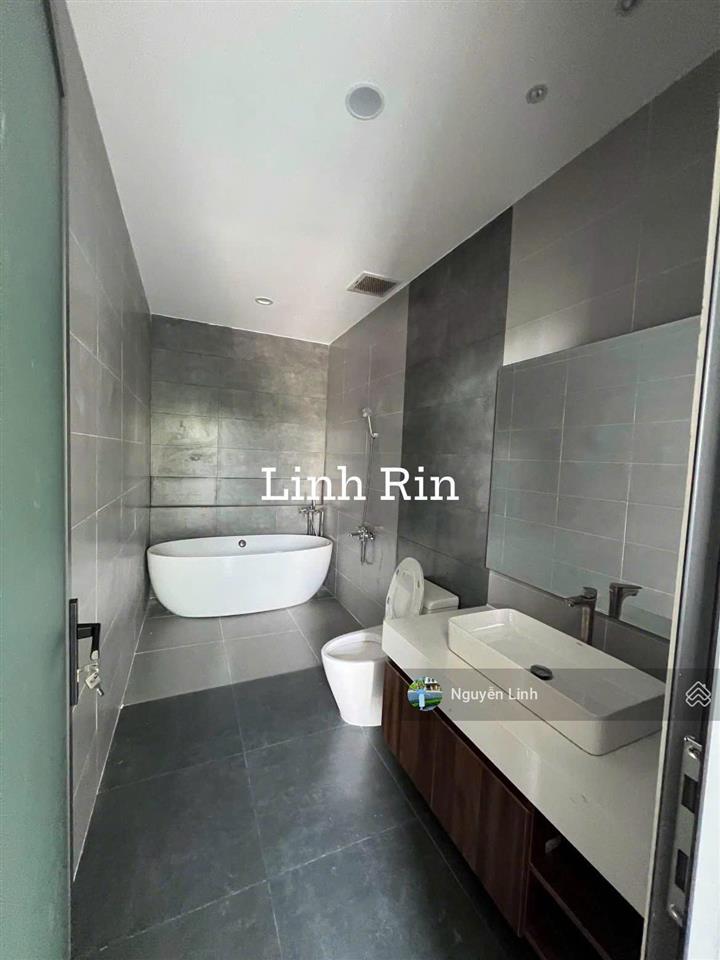 Cho thuê nhà phố verosa park ngang 6x19m có 4 phòng ngủ master full nội thất