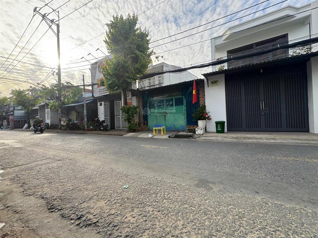 Chính chủ cần bán căn nhà mặt tiền đường thới tam thôn 17