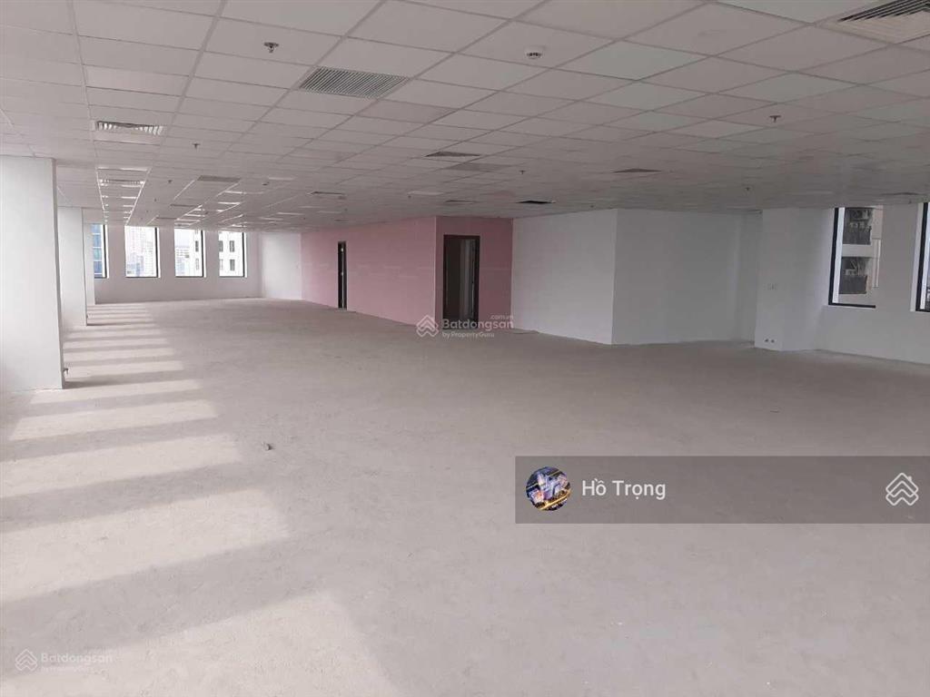 Cho thuê building mt trường sơn phường 2 tân bình 13x33m, xd 13x25m 1h1t10l.  0938 414 *** trọng